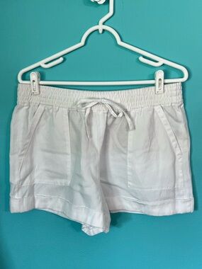 #53 EUC Women’s Alice + Olivia Sam Cuffed White Linen Blend Shorts Size Large